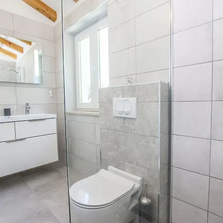 Villa Lovely In With Swimming Pool